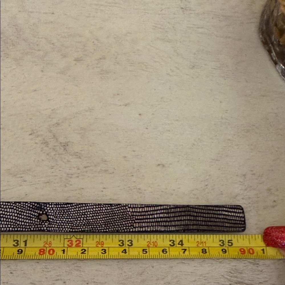 Slim Reversible Textured Belt - Picture 5 of 9